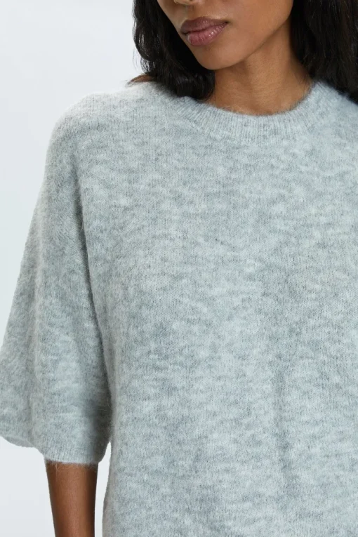 Micah Sweater Tee In Soft Grey