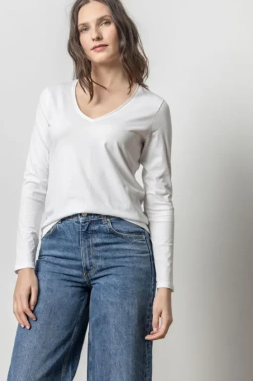 Rolled Edge V-Neck Tee In White